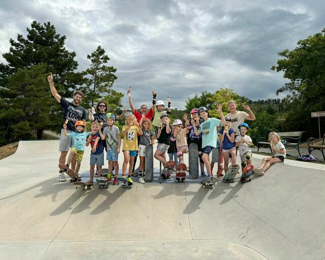 15 Hornsteiner Kinder waren beim diesjährigen Skateboardcamp dabei. | Foto: Gemeinde Hornstein