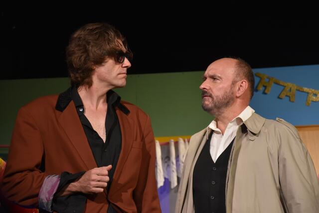 Grein. Die ARTworkers eröffneten mit einer perfekten Bühnenshow, brillanten Stimmen, gekonnter Gestik und Mimik den Theater-Sommer in der Strudengaustadt mit dem Stück „Happy Birthday, du Kuh“. | Foto: Robert Zinterhof