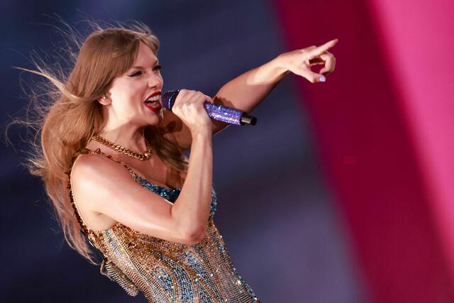 Nach der Absage der Konzerte in Wien findet in Graz eine spontane "Ersatzparty" für Taylor Swift Fans im Stadtpark statt.  | Foto: AFP/ Picturedesk