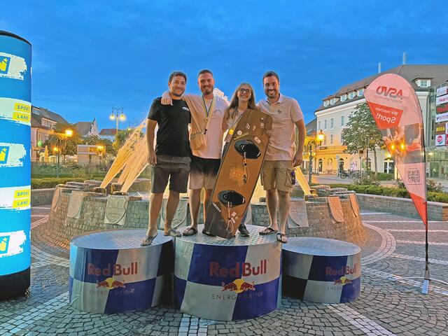 Organisator Emanuel Ott, die Landesmeister Max Negrin (Tulln) und Alexandra Parteder (Marbach/Donau) mit Sport-Stadtrat Franz Hebenstreit bei der Siegerehrung. | Foto: WSC-Tulln