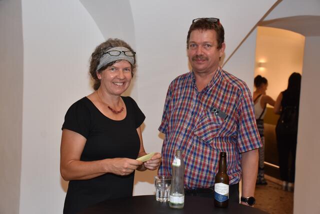 Grein. Die ARTworkers eröffneten mit einer perfekten Bühnenshow, brillanten Stimmen, gekonnter Gestik und Mimik den Theater-Sommer in der Strudengaustadt mit dem Stück „Happy Birthday, du Kuh“. | Foto: Robert Zinterhof