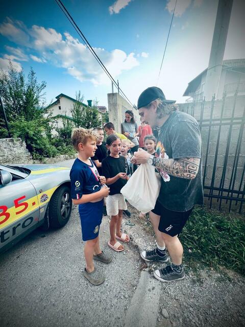 Spendenübergaben vor Ort. | Foto: privat