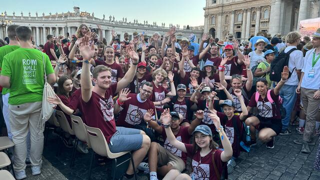 Zwei Busse voller Minis aus Innsbruck besuchten Rom | Foto: Andreas Stocker