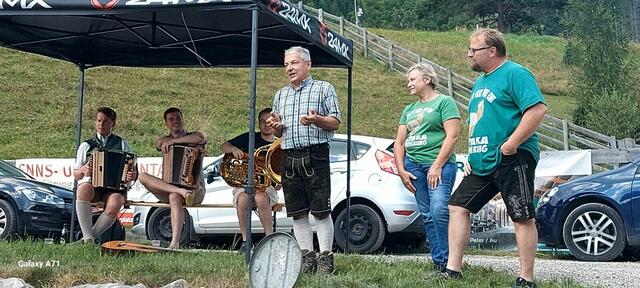 Bauernbundobmann Karl Stangl bedankt sich für die große Unterstützung  | Foto: Alpaka Impuls, Karl Stangl, Lore Fluch