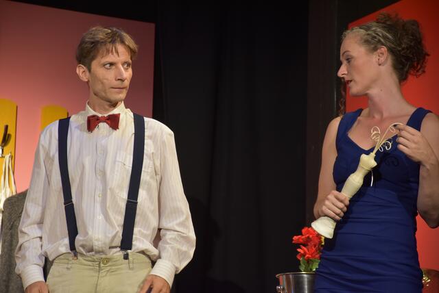 Grein. Die ARTworkers eröffneten mit einer perfekten Bühnenshow, brillanten Stimmen, gekonnter Gestik und Mimik den Theater-Sommer in der Strudengaustadt mit dem Stück „Happy Birthday, du Kuh“. | Foto: Robert Zinterhof