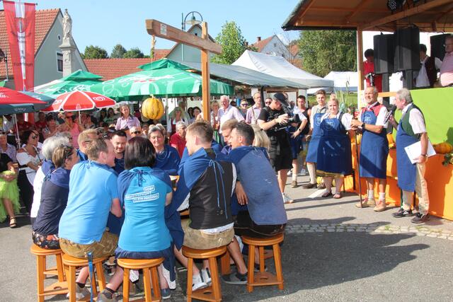 Bei jedem Kürbisfest wird eine Kürbisbürgermeisterin oder ein Kürbisbürgermeister gewählt. | Foto:  Samir Yousif