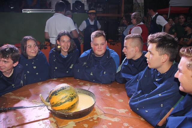 Auch bei der Jugend wählt der Kürbis. | Foto: Samir Yousif