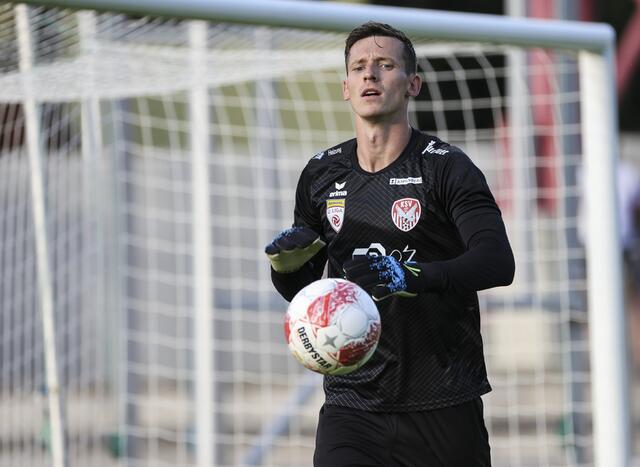 KSV-Torhüter Richard Strebinger konnte nur durch einen Strafstoß bezwungen werden.  | Foto: GEPA pictures