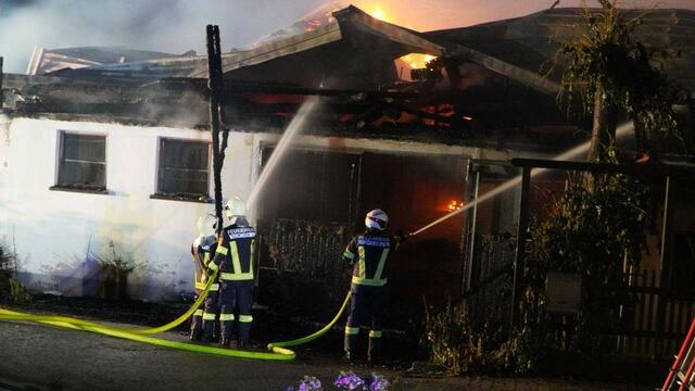 Löscheinsatz der Feuerwehr. | Foto: DOKU NÖ