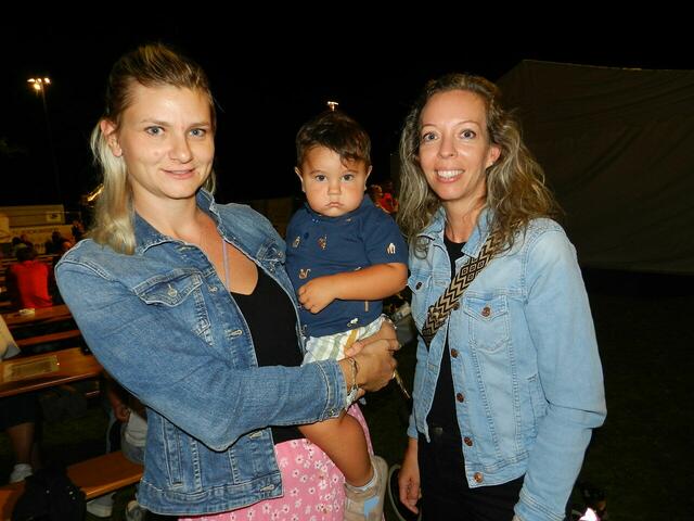  Corina Zrust,  Sohn Jani Julia Engelmann ( Besuchen gern eine Veranstaltung des   ATSV Schönfeld )