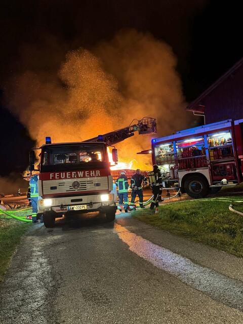 Feuerwehr im Brandeinsatz. | Foto: DOKU NÖ