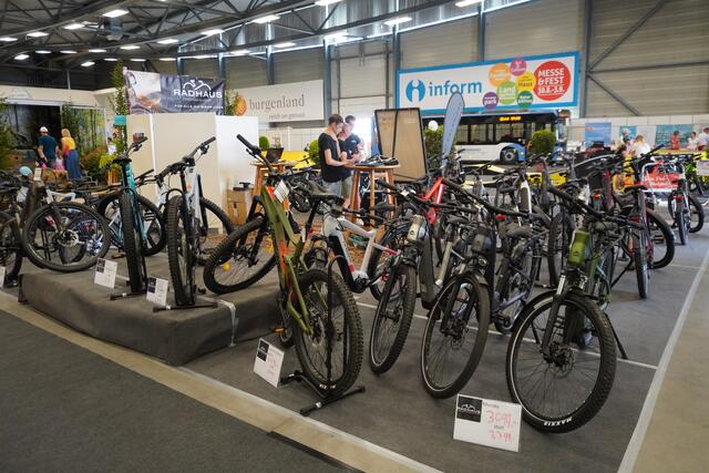 E-Bikes liegen im Trend. | Foto: Michael Strini