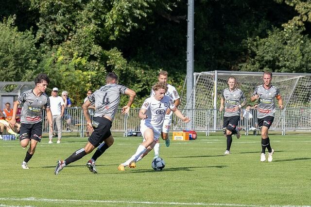 Kurz nach Beginn der zweiten Halbzeit kommt es zum Ausgleich. | Foto: Rene Brunhoelzl/Mein Bezirk