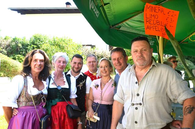 Sandra Unterlerchner, Eva Rud, Thomas Gasser, MGV-Obmann Christian Schmölzer, Dagmar und Thomas Schäfauer, Hans Rud