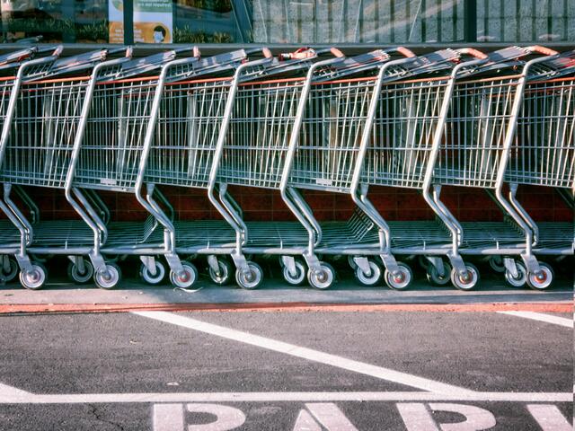 Am Samstagabend kam es zu einem Raubüberfall in einem Supermarkt. (Symbolfoto) | Foto: Donald Giannatti/Unsplash