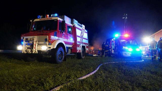 Zehn Feuerwehren und 120 Florianis waren im Einsatz. | Foto: DOKU NÖ
