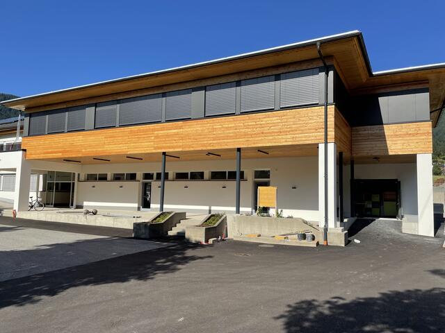 Hier werden Volksschule, Kindergarten, Musikschule und Nachmittagsbetreuung unter einem Dach vereint.  | Foto: Zoe Altersberger