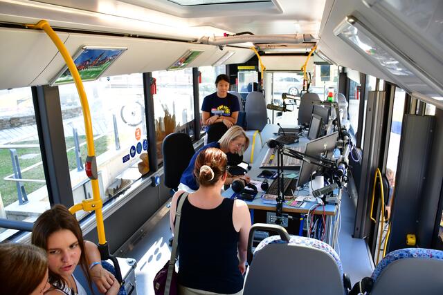 Im Sommertour Bus! | Foto: Florian Auer - fotoschnappschuss.com