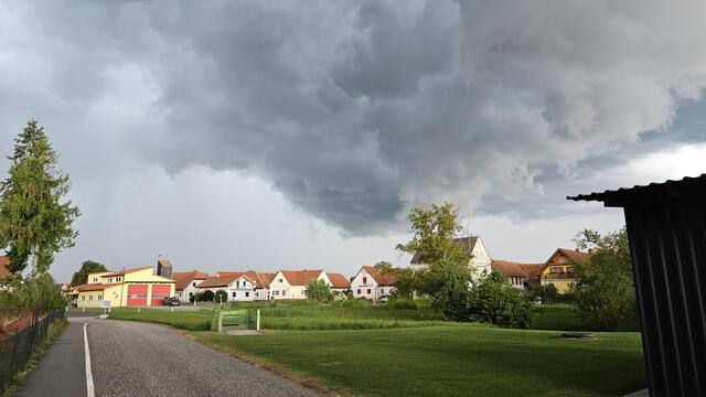 In nur wenigen Minuten sorgte ein Sturm für ein enormes Schadensausmaß.  | Foto: BFVRA