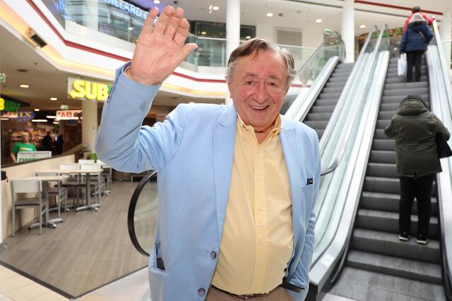 Der Belegschaft in der Lugner City ist der Chef ans Herz gewachsen. Sein Ableben wird besonders tragisch aufgenommen. (Archiv) | Foto:  Karl Schöndorfer / picturedesk.com