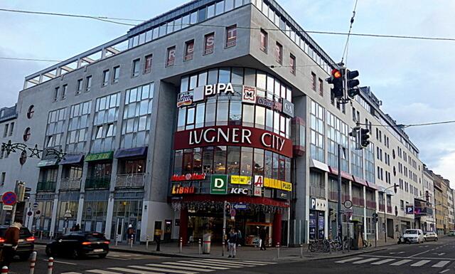 Richard Lugners bekanntestes Bauwerk: Die Lugner City. (Archiv) | Foto: Gerhard Singer