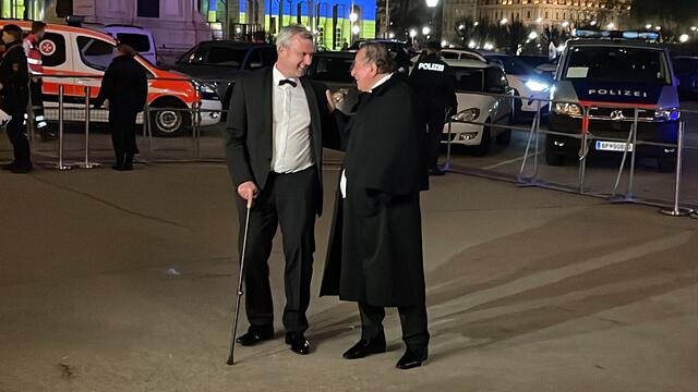 Norbert Hofer und Richard Lugner sind seit der "vorletzten Wahl sehr gute Freunde" und besuchten zusammen den Akademikerball. | Foto: Barbara Schuster/RMW