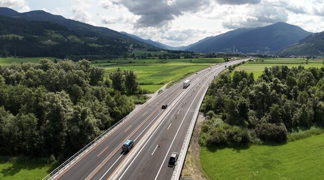 Nach fast zweieinhalb Jahren Bauarbeiten ist der zehn Kilometer lange Abschnitt auf der A9 ab Dienstag wieder befahrbar. | Foto: Asfinag