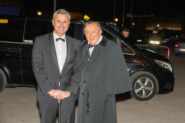 Norbert Hofer und Richard Lugner gehörten zu den prominentesten Gästen des Akademikerballs. | Foto: Markus Spitzauer/RMW