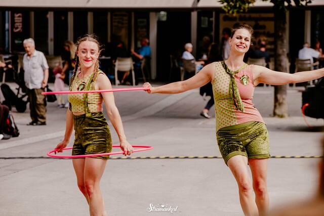Beim Stramankerl Straßenkunstfestival zeigen Künstlerinnen und Künstler, was sie können. | Foto: fotosmitnats