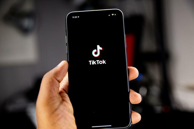 Besonders für Kinder und Jugendliche wirft die Social-Media-Plattform TikTok Risiken und Gefahren auf. | Foto: Archiv