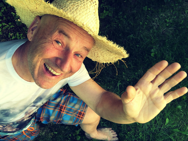 Am 20. September tritt Roland Düringer auf und erweckt mit „Regenerationsabend 2.0“ seine legendären Geschichten zu neuem Leben.  | Foto: Nils Schwarz