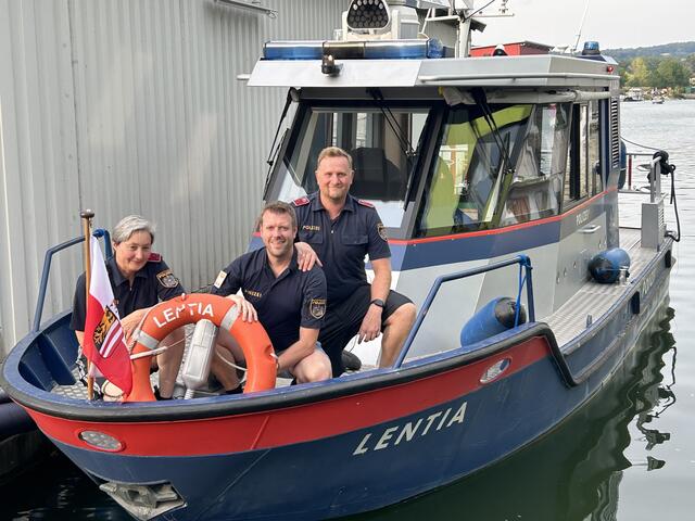 Die Einsatzkräfte des Polizeiboots "Lentia" der Wasserpolizei Linz retteten gestern einen alkoholisierten Schwimmer aus der Donau. | Foto: LPD OÖ