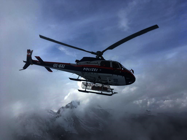 Momentan arbeiten die Einsatzkräfte an der Rettung eines Bergsteigers, der heute Mittag in eine Randkluft stürzte. (Symbolbild) | Foto: Bergrettung Kaprun