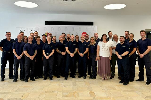 SPÖ lud ins Landhaus: 24 neue Betriebsfeuerwehrleute in der ...