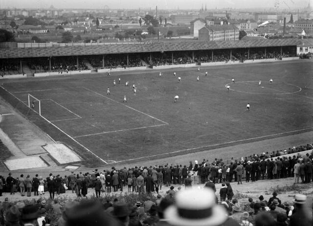 Seit mittlerweile 130 Jahren besteht der First Vienna FC 1894. Hier eine Partie auf der Hohen Warte aus dem Jahr 1921. | Foto:  Rübelt, Lothar / ÖNB-Bildarchiv / picturedesk.com