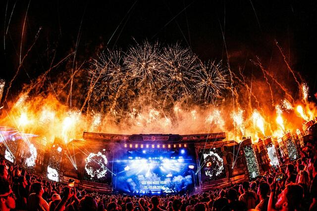 Landeshauptfrau Johanna Mikl-Leitner freut sich auf das Frequency Festival in St. Pölten und hebt die Lebensfreude der Region hervor.
 | Foto: Thomas Ranner