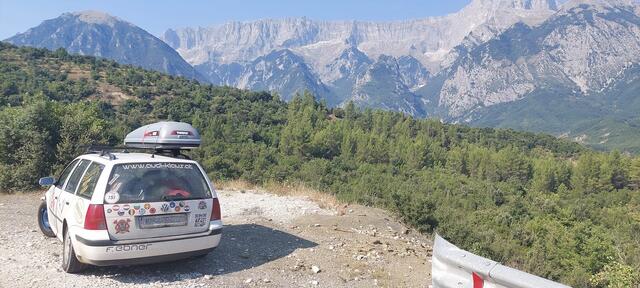 Auf ihrer Reise konnten die Langenwanger so einige schöne Erinnerungsfotos machen.  | Foto: Pothole Rodeo 2024 - Balkan