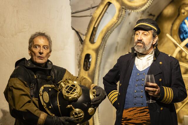 Raimund Brandner steht im Mödlinger Luftschutzkeller mit "Aventura" gemeinsam mit Intendant Bruno Max auf der "Bunker-Theaterbühne". | Foto: Bettina Frenzel