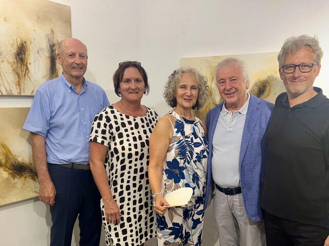 Siegbert Metelko, Lisa Lobnik, Barbara Mauz, Dieter Haller und Andreas Jerlich (von links) bei der Vernissage in der Galerie Vorspann/Galerija Vprega | Foto: Michael Arbeitstein