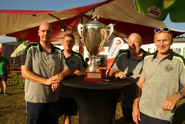 Obmann Daniel Neubauer mit Gerhard, Wolfgang und Heinz