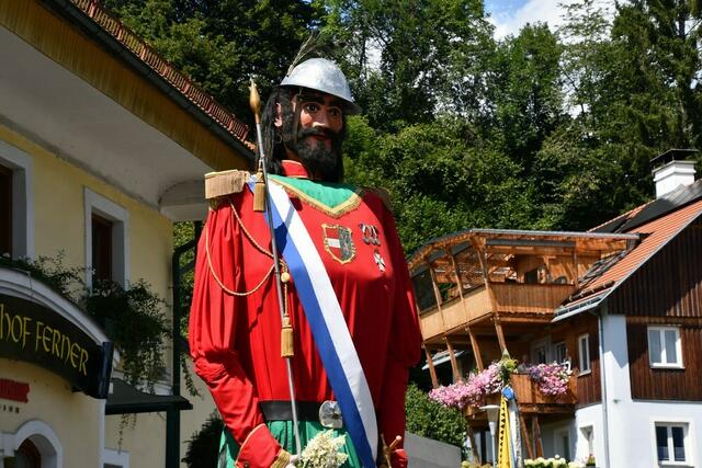 Der Samsonzug startete beim Hotel Rosenhof, der Schlusspunkt war das Friesacher Tor am frühen Abend. | Foto: Anita Galler