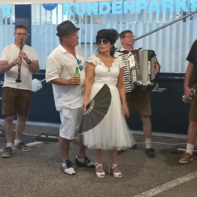 Ingrid und Erwin Frieszl luden zum Geburtstagsfest | Foto: zVg