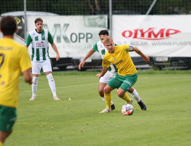 Dirigierte wie gewohnt das Spiel der Haiminger im Mittelfeld: Kapitän Fabio Herz. | Foto: Peter Leitner
