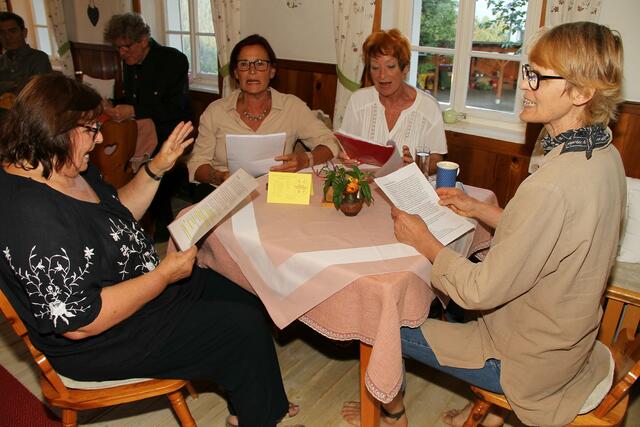 Solche G’schichten erfährt man nur im Gasthof Mörth in Soboth... | Foto: Josef Fürbass