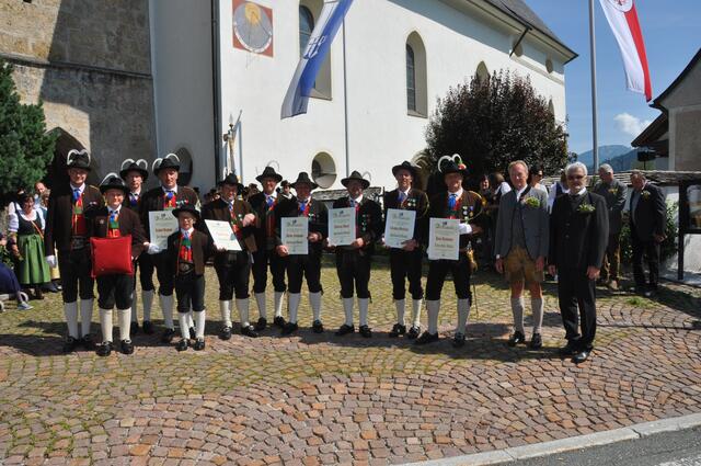 Über Medaillen und Urkunden freuten sich die geehrten Kameraden der Wintersteller Schützen