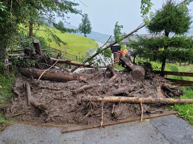 Unwetter in den letzten Tagen führten zu zahlreichen Schäden. | Foto: zoom.tirol