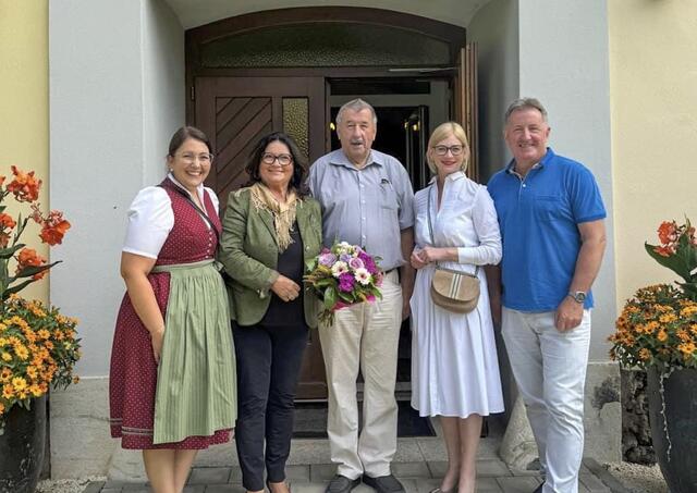 STR Elisabeth Kollitsch, NR Elisabeth Scheucher, Seniorenbundobmann Tainach Hans Ronacher, BR Sandra Lassnig, NR Hansi Weber 