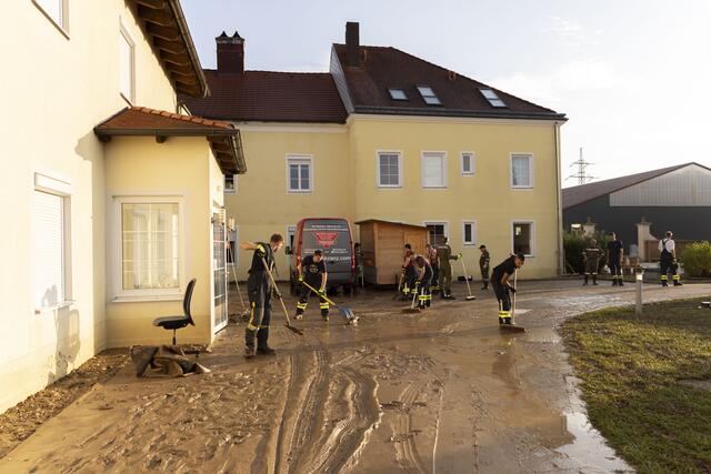 Aufräumarbeiten am Tag nach dem schweren Unwetter | Foto: Stefan Obritzhauser