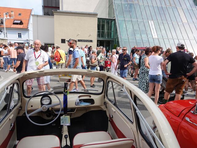 Puch 500 oben ohne. Bei den derzeitigen Temperaturen empfehlenswert.  