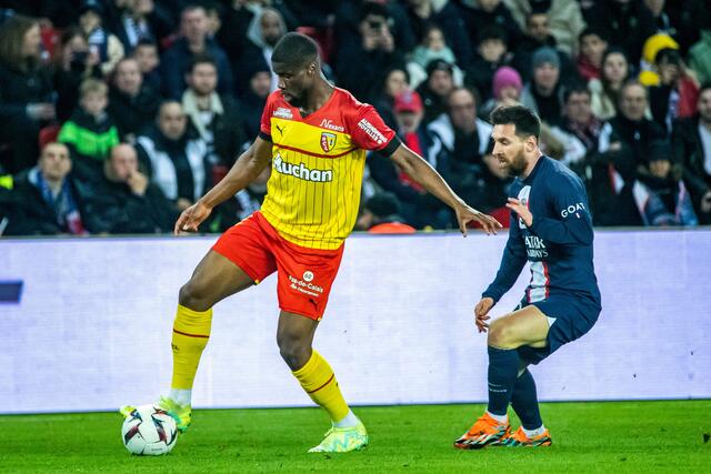 Kevin Danso, hier noch gegen Lionel Messi, könnte bald Österreichs teuerster Fußball-Transfer werden. | Foto: GEPA pictures